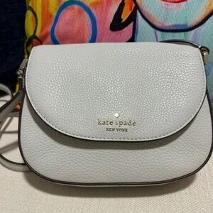 Kate Spade Light Gray Pebbled Crossbody Bag EUC